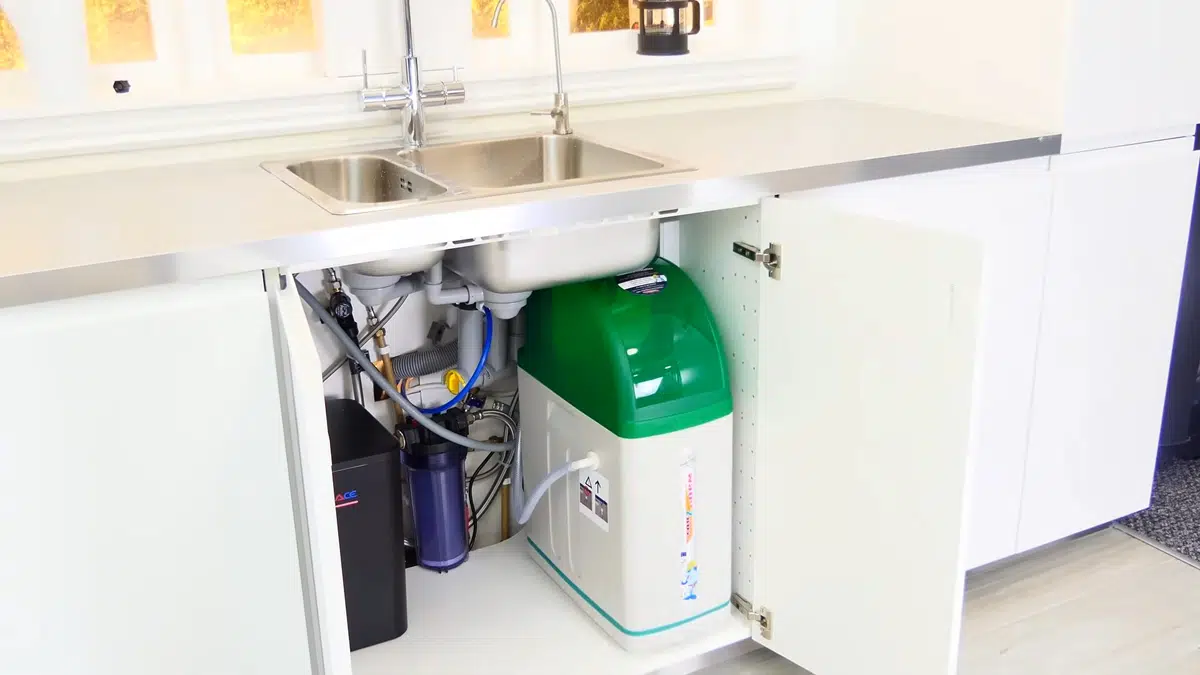Water softener tank, controls, salt, or resin during service for Plumbing Services in Norwalk, CA
